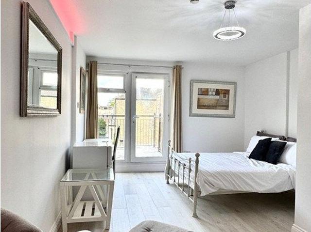Studio for rent in Stepney, Hull