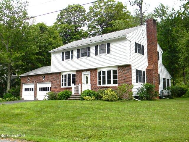 House for sale in Lee