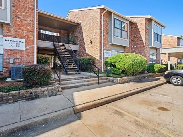Condo for sale in Arlington, Texas