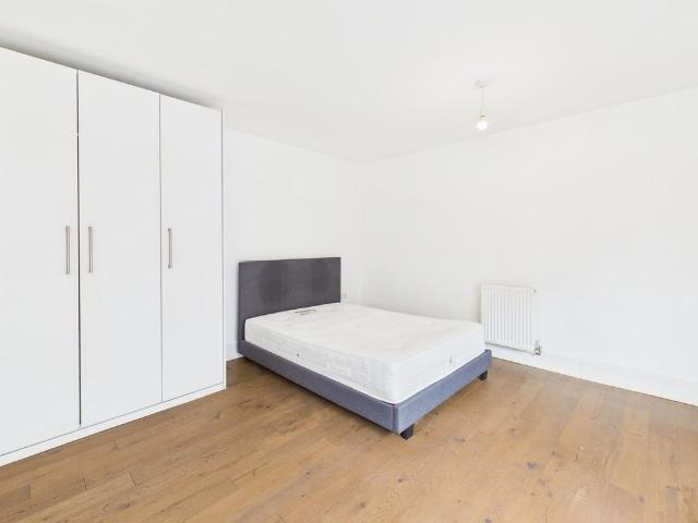 Studio for rent in Slough
