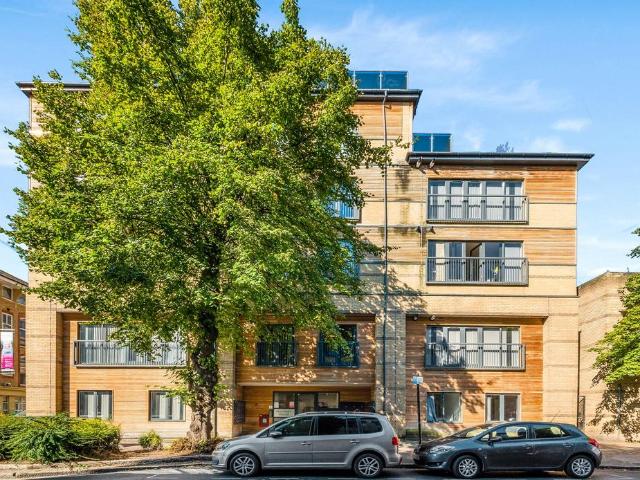 Apartment for rent in Slough