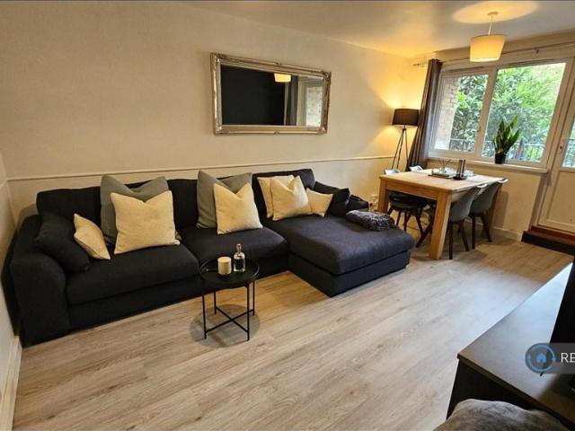 Apartment for rent in Brimmington Estate, Greater London