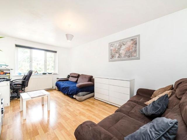 Apartment for rent in Nunhead, Greater London