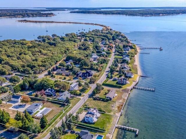 House for sale in Shelter Island