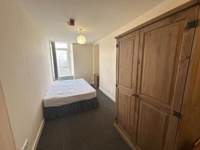 Room for rent in West End, Scotland