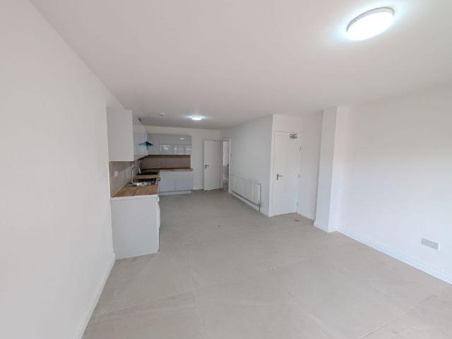 Room for rent in Barton upon Irwell, Salford