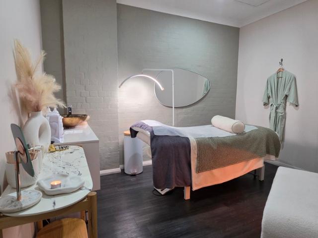 Retail for rent in Piallamore, New South Wales