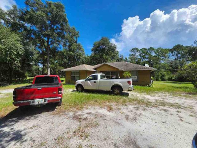 House for sale in Pomona Park, Putnam County