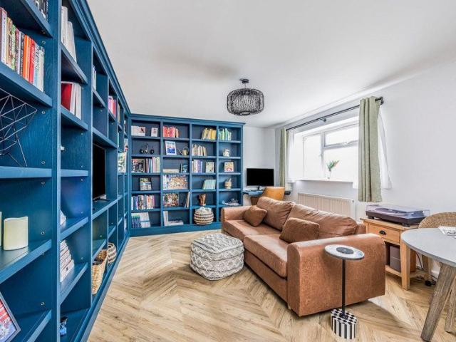 Apartment for rent in Littlecote, West Sussex