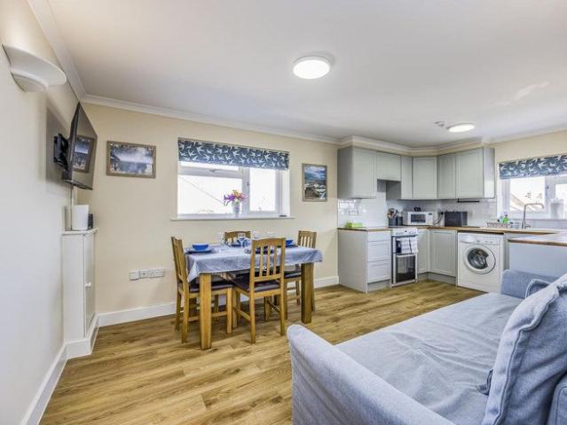 Apartment for rent in Littlecote, West Sussex