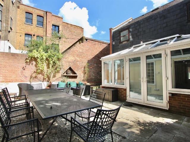 Apartment for rent in Stoke Newington, Greater London