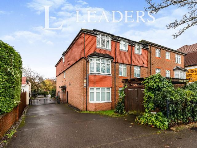 Apartment for rent in Rosehill, Greater London