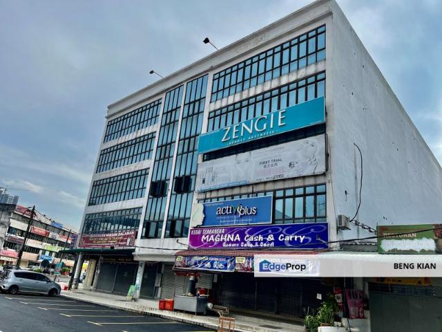 Shop for sale in Kajang, Langat