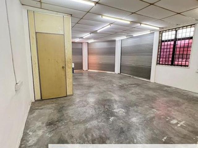 Shop for sale in Pekan Nanas, Johor