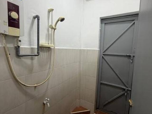 Flat for sale in Pekan Nanas, Johor