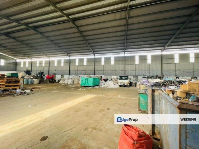 Warehouse for sale in Pekan Nanas, Johor