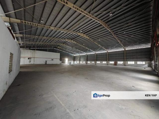 Warehouse for sale in Pekan Nanas, Johor
