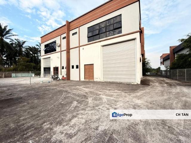 Warehouse for sale in Pekan Nanas, Johor