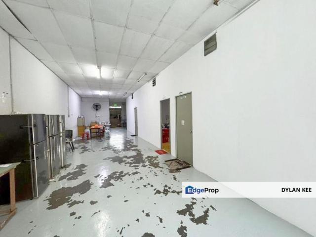 Warehouse for sale in Pekan Nanas, Johor