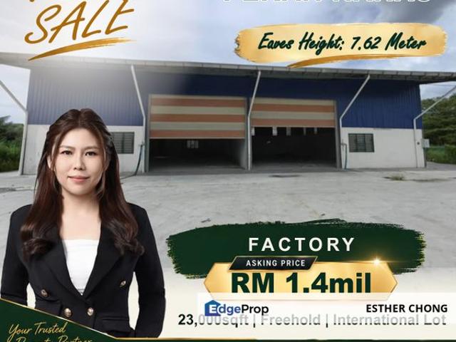 Warehouse for sale in Pekan Nanas