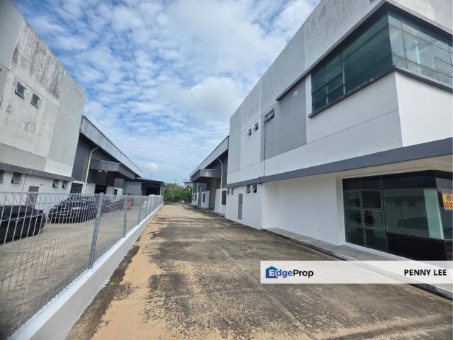 Warehouse for rent in Pekan Nanas, Johor