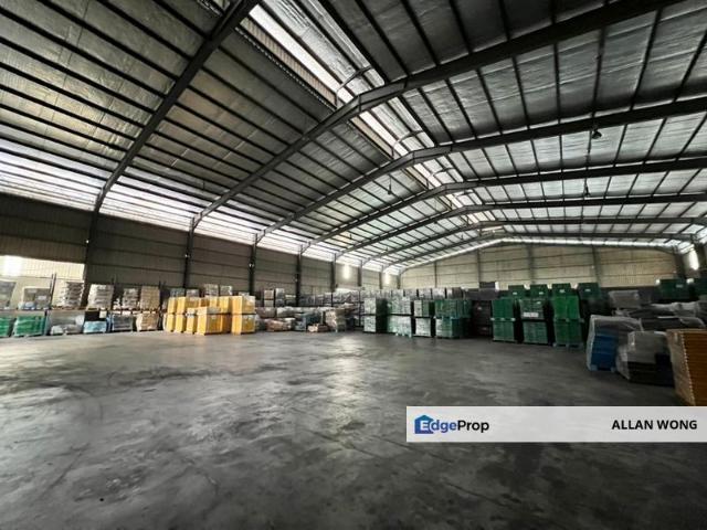 Warehouse for sale in Pekan Nanas, Johor