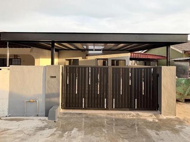 Terraced House for sale in Pekan Nanas, Johor