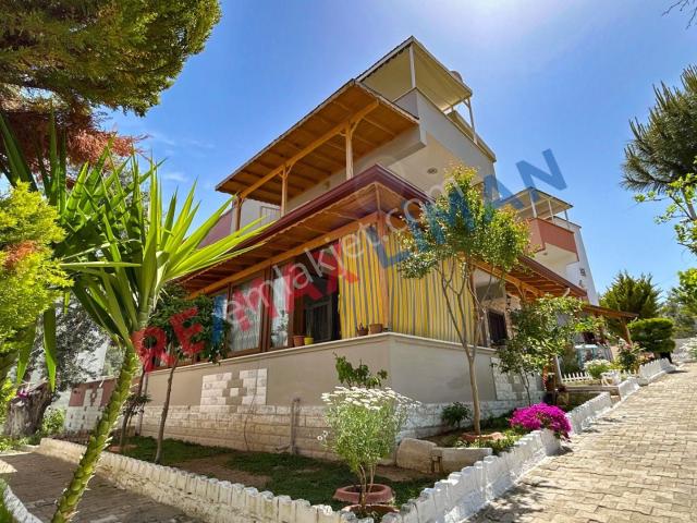 Burhaniye içerisinde satılık Villa