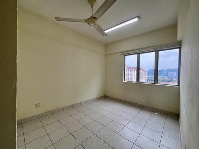 Apartment for sale in Petaling, Damansara Damai