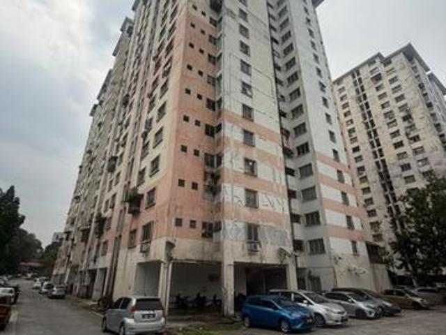 Apartment for sale in Petaling, Damansara Damai