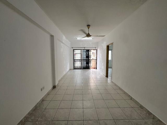 Apartment for sale in Petaling, Damansara Damai