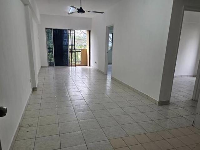 Apartment for sale in Petaling, Damansara Damai