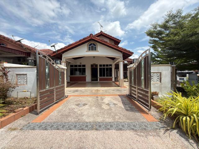 Terraced House for sale in Ulu Tiram, Johor