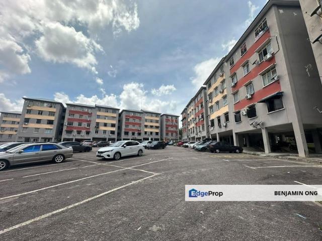 Flat for sale in Ulu Tiram, Johor