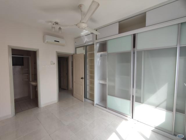 Room for rent in Petaling, Damansara Damai