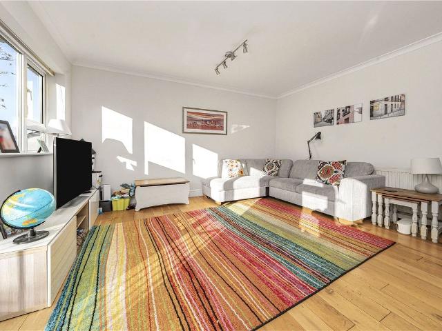 Apartment for rent in London Borough of Richmond upon Thames, Greater London