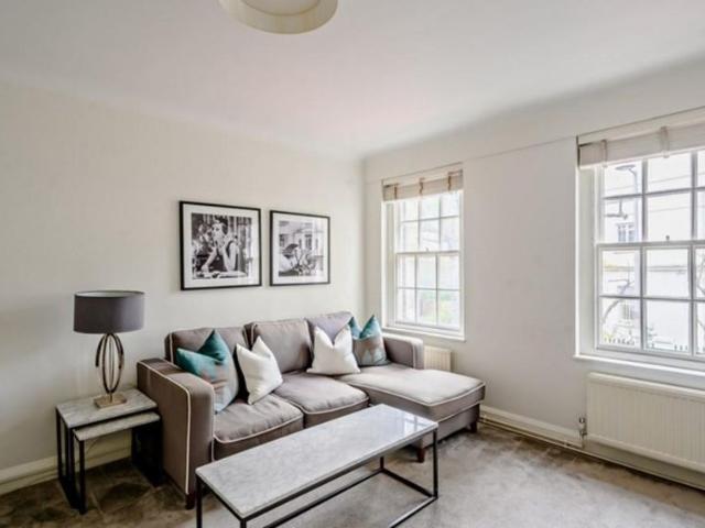 Apartment for rent in Brompton, Greater London