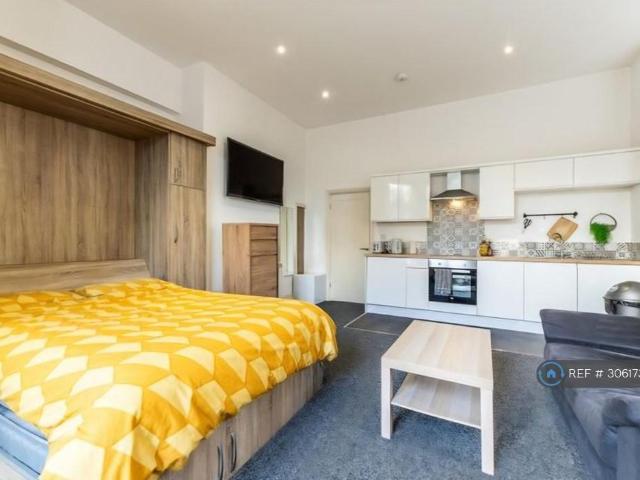 Apartment for rent in The Park, City of Nottingham