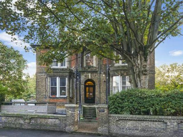House for sale in Kingston Upon Thames, Greater London