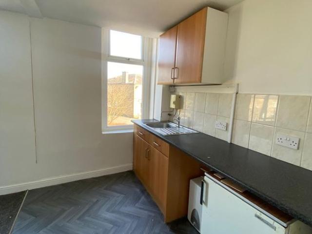 Studio for rent in West Yorkshire