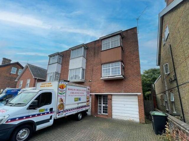 House for sale in Kings Farm, Hamerton