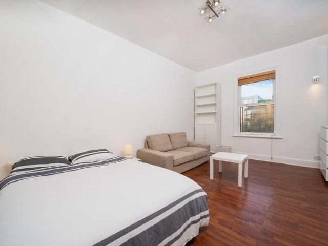 Apartment for rent in London Borough of Merton, South Wimbledon