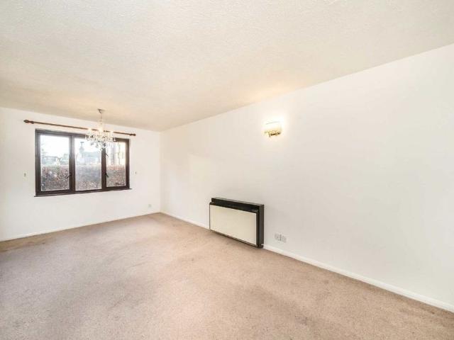 House for rent in London Borough of Merton, Cat Hill