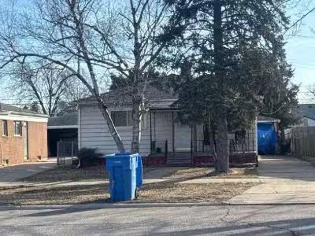 House for sale in Dearborn Heights