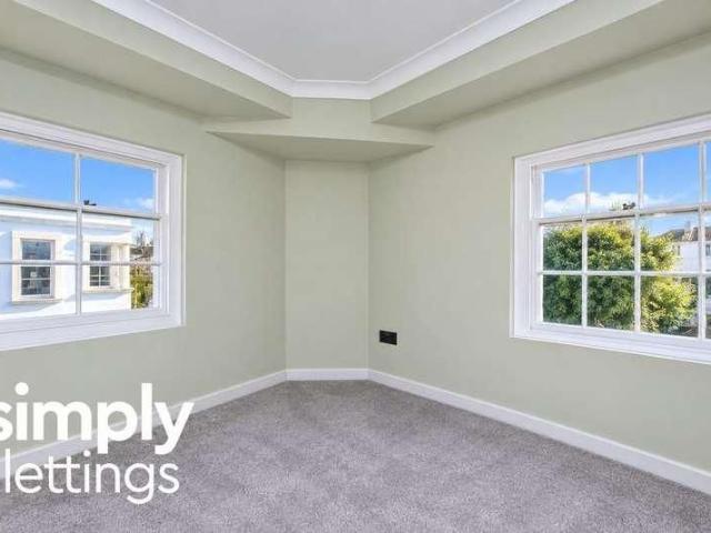 Apartment for rent in Round Hill, Brighton