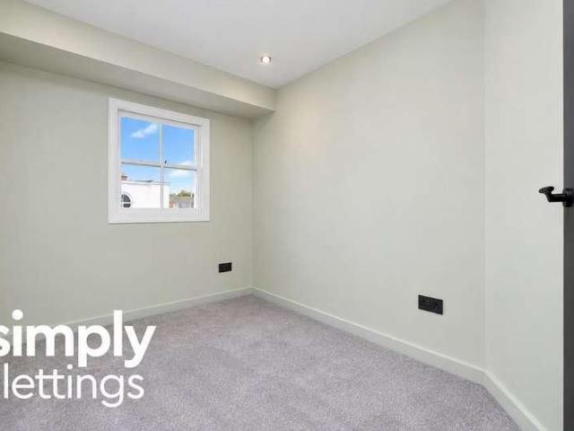 Apartment for rent in Round Hill, Brighton