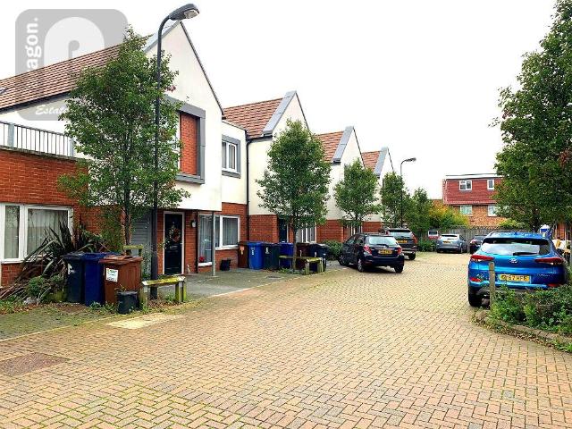 House for rent in Lane, Greater London