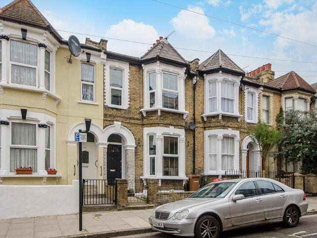House for rent in Shacklewell, Greater London