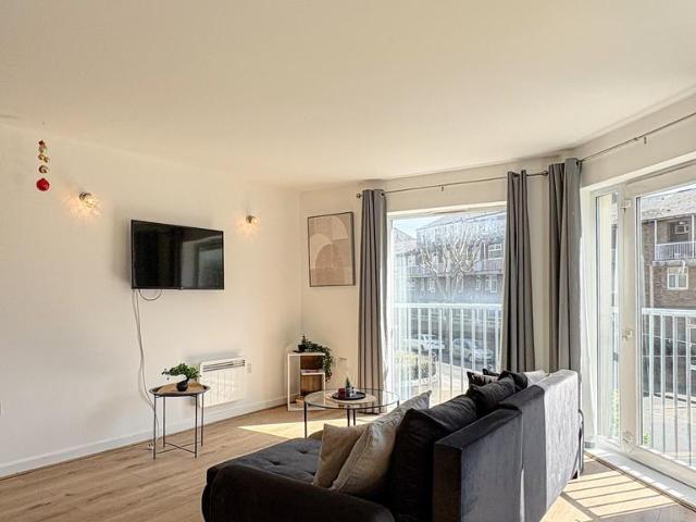 Apartment for rent in Limehouse, Greater London