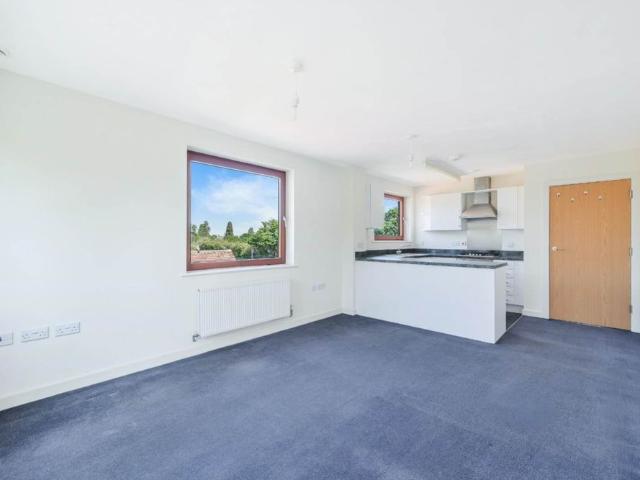 Apartment for rent in Manor Park, Epsom